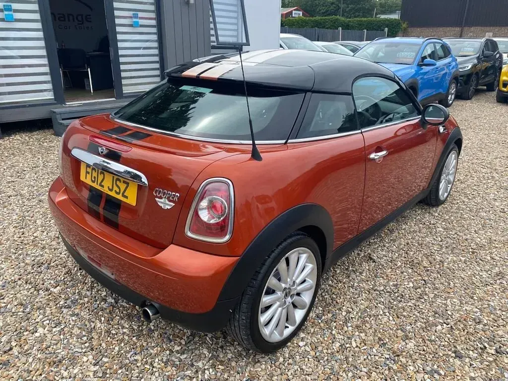 Used Mini Cooper Coupé 122 HP (89 kW) 2012 Orange Coupe
