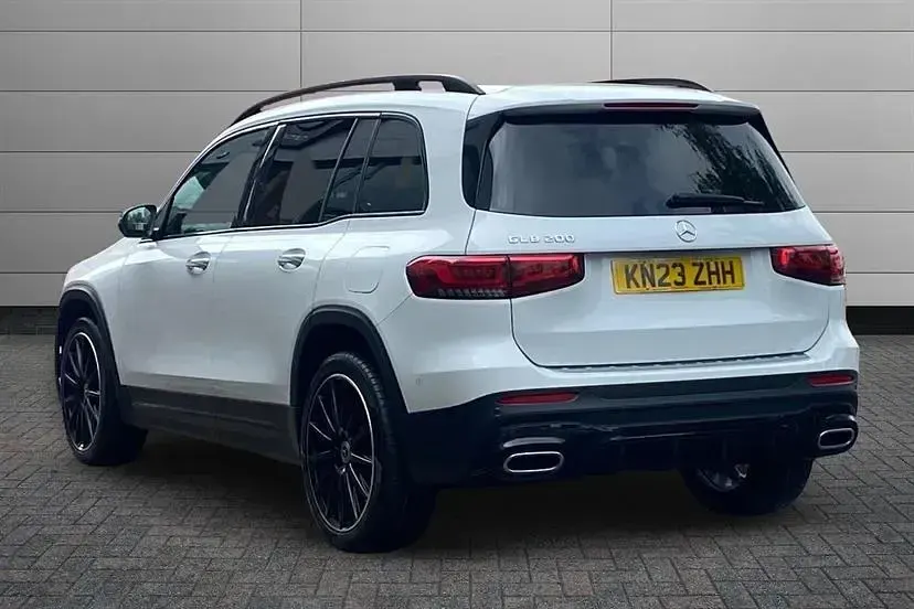 Second-hand Mercedes GLB200 AMG Line Premium Plus 163 CP (119 kW) 2023 Alb SUV