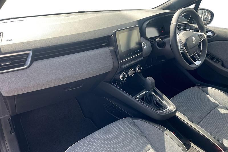 Used Renault Clio V Techno 143 HP (105 kW) 2025 Blue