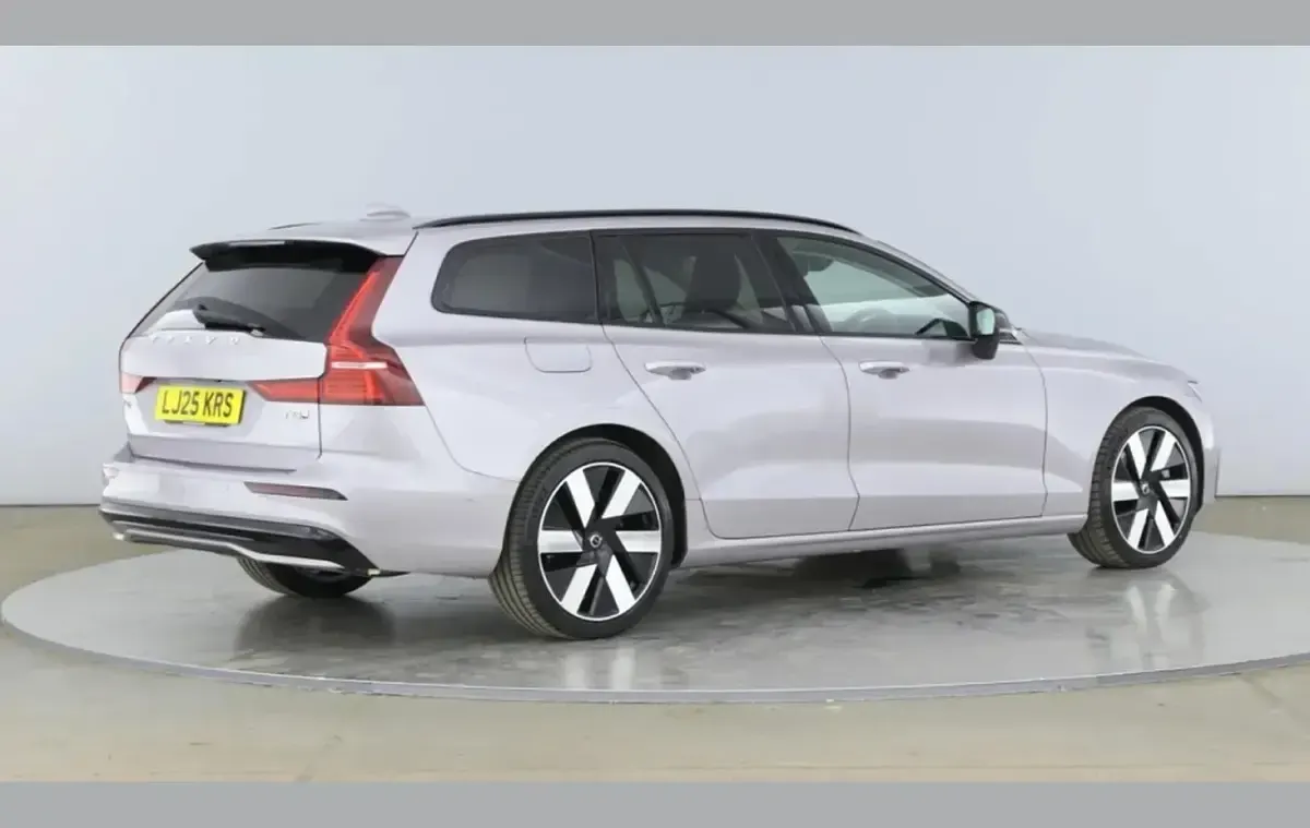 Used Volvo V60 Ultra 455 HP (334 kW) 2025 Silver Estate