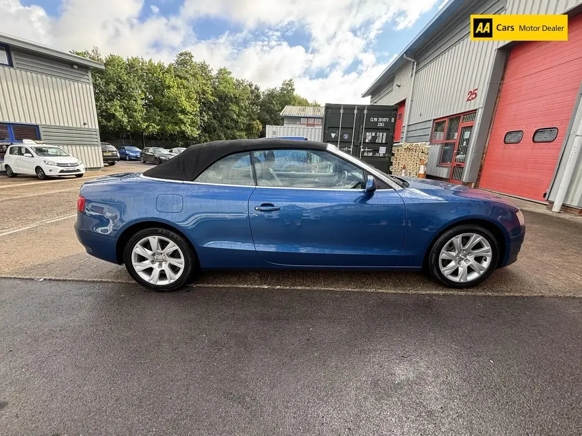 Used Audi A5 Cabriolet Advanced 170 HP (125 kW) 2011 Blue Cabriolet