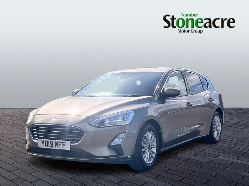 Used Ford Focus Titanium 125 HP (91 kW) 2019 Silver Hatchback