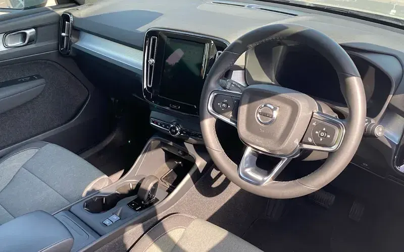 Used Volvo XC40 Core 163 HP (119 kW) 2026 SUV