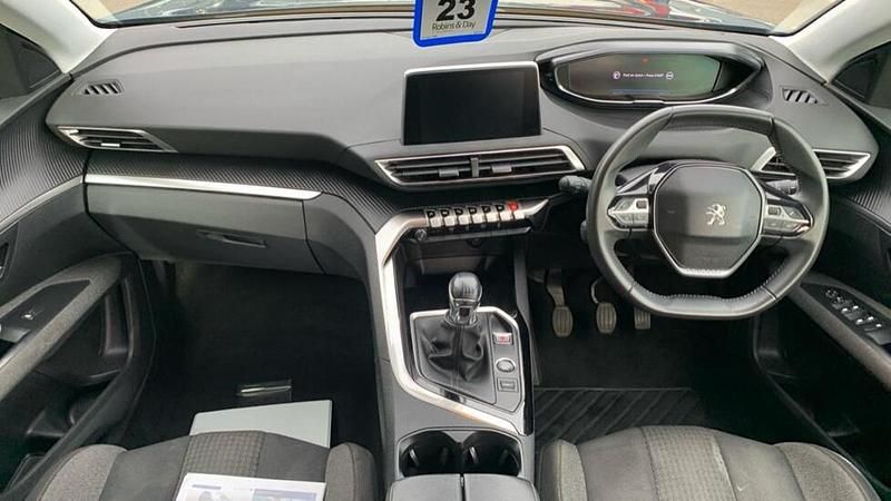 Used Peugeot 5008 Active Premium 129 HP (94 kW) 2022 Blue SUV