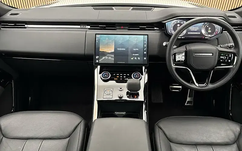 Used Land Rover Range Rover Sport SE Dynamic 441 HP (324 kW) 2023 Fuji white SUV