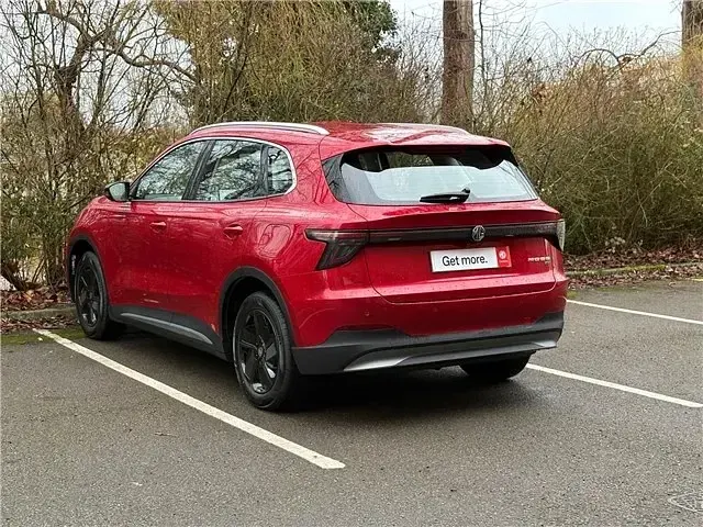 Nouă MG MG5 EV SE 169 kW (231 CP) 2026 Roșu Break