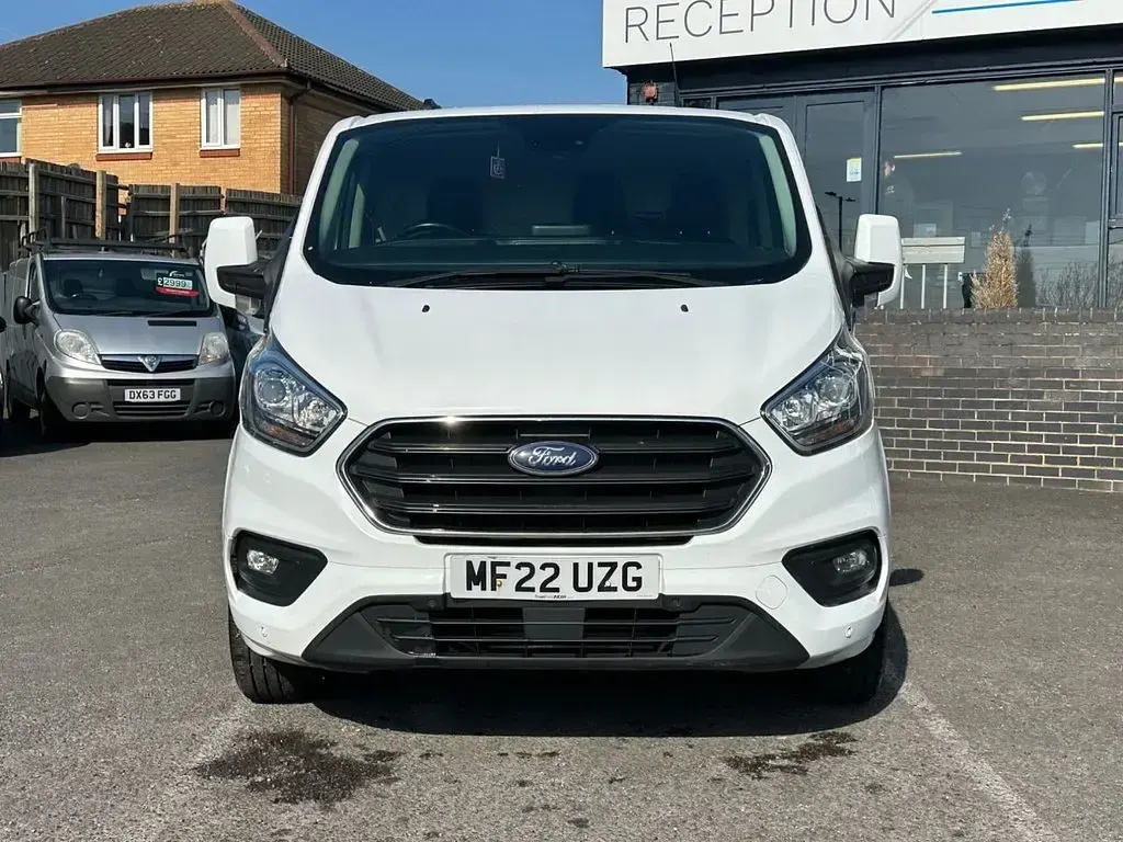 Used Ford Transit Custom Limited 130 HP (95 kW) 2022 White Van