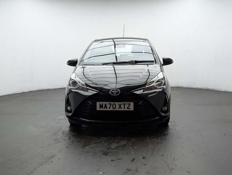 Used Toyota Yaris Hybrid 100 HP (73 kW) 2020 Black Hatchback