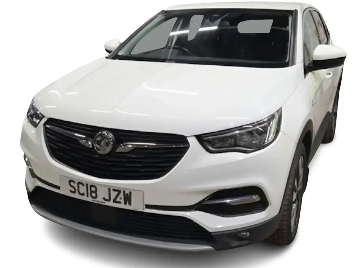 Used Vauxhall Grandland X Sport 120 HP (88 kW) 2018 White SUV