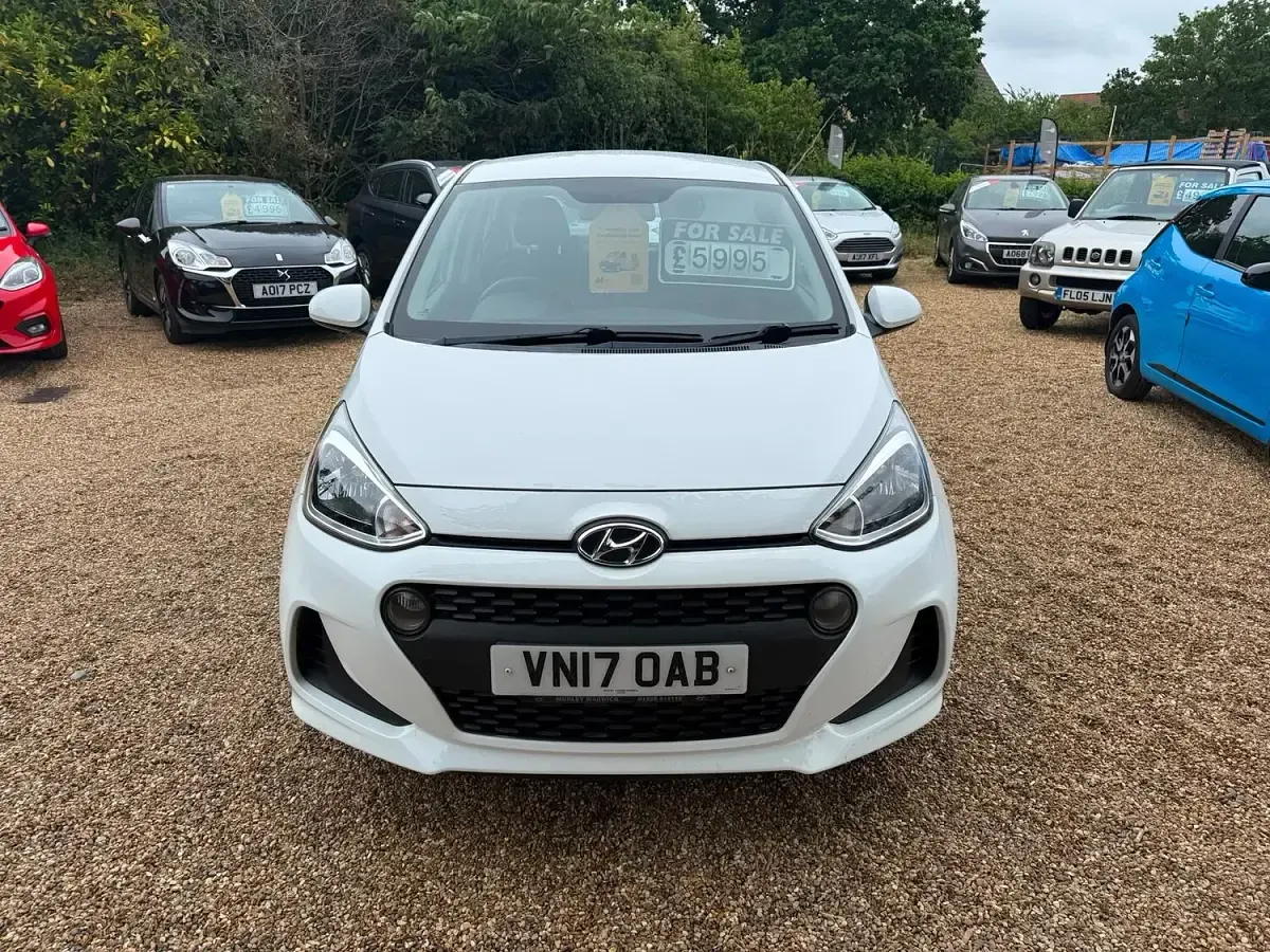 Used Hyundai i10 SE 2017 White Hatchback