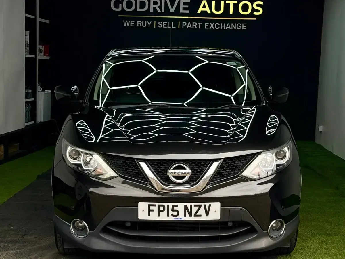 Used Nissan Qashqai Acenta 115 HP (84 kW) 2015 Black SUV