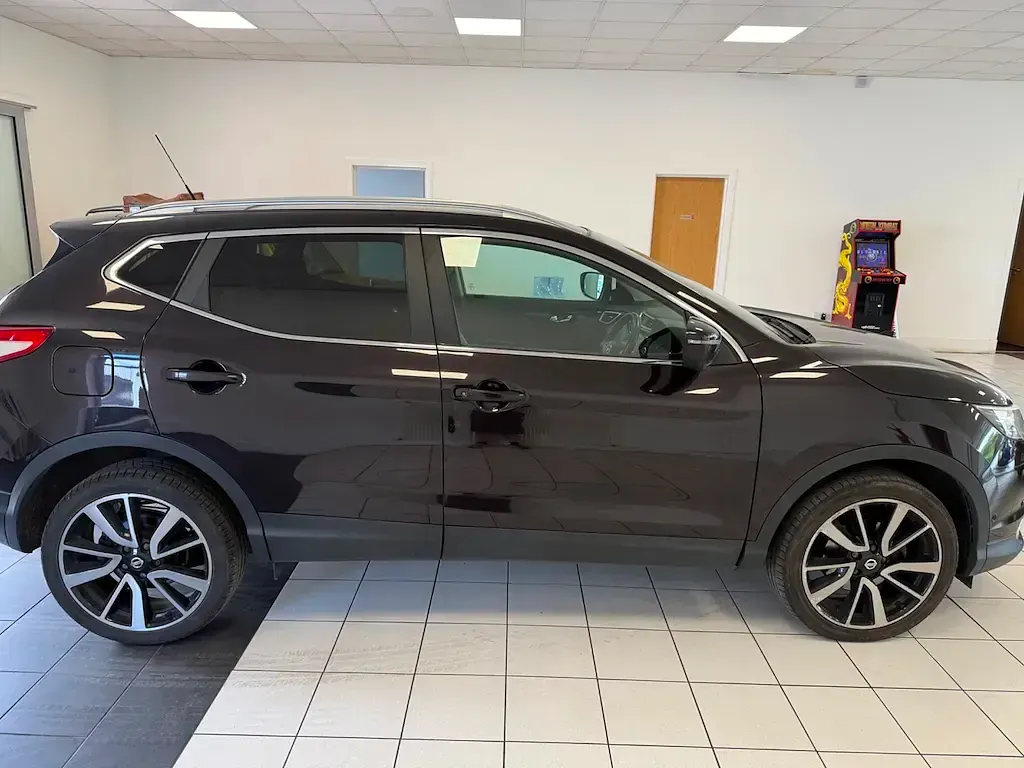 Used Nissan Qashqai Tekna 2017 Black SUV