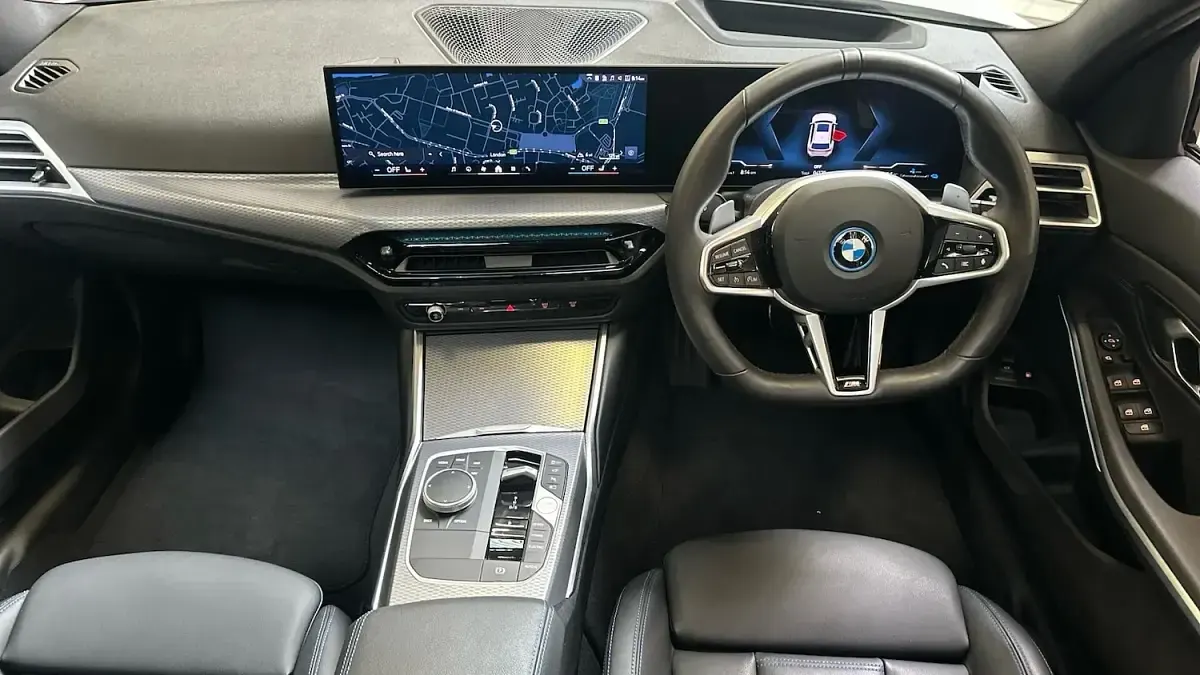 Used BMW 330e M Sport 292 HP (214 kW) 2025 White Estate