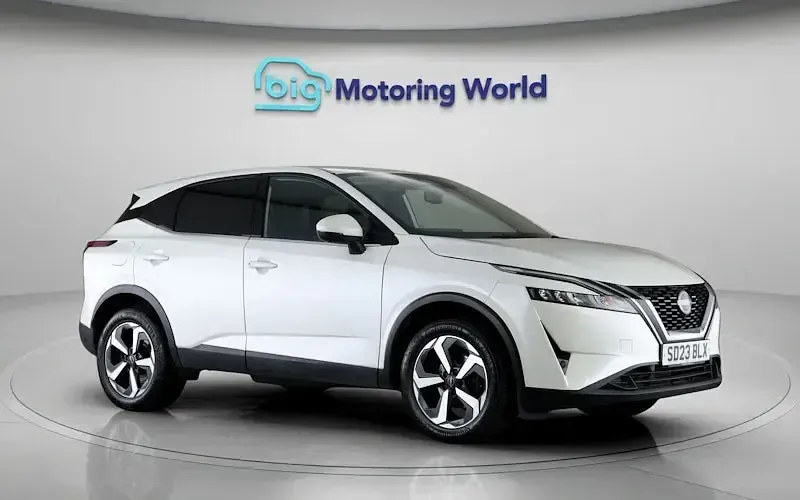 Used Nissan Qashqai N-Connecta 140 HP (102 kW) 2023 White SUV