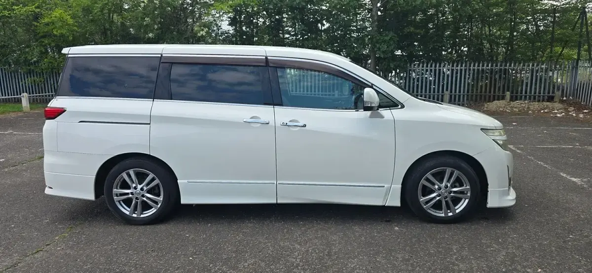 Used Nissan Elgrand 2012 White MPV
