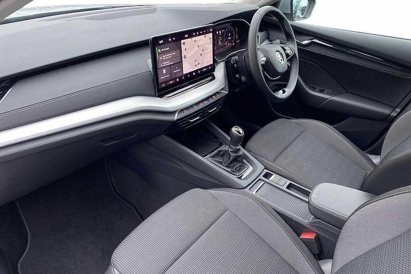 Used Skoda Octavia SE Technology 116 HP (85 kW) 2024 Brilliant silver metallic Hatchback