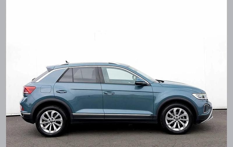 Begagnad VW T-Roc Style 150 HK (110 kW) 2024 Blå SUV