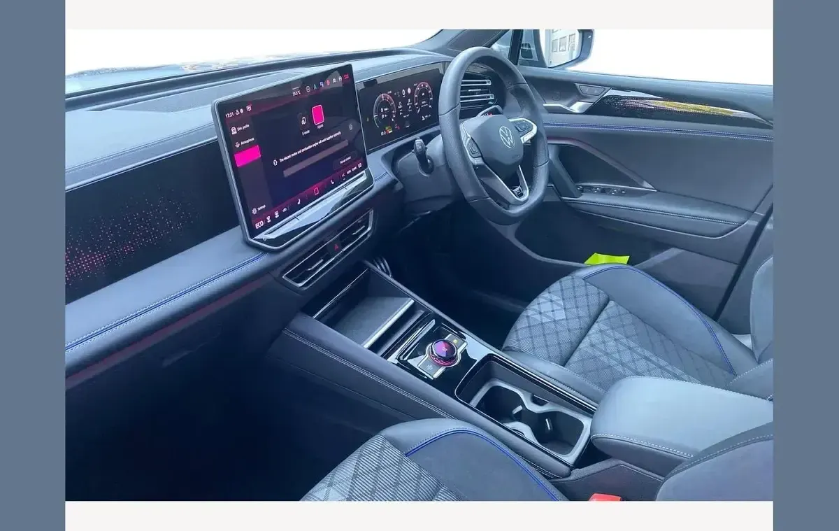 Used VW Tiguan R-line 268 HP (197 kW) 2025 Silver SUV