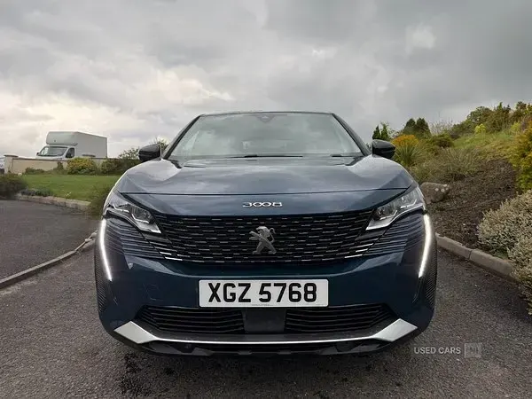 Second-hand Peugeot 3008 Allure 131 CP (96 kW) 2022 Albastru SUV