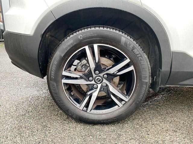 Used Volvo XC40 Plus 163 HP (119 kW) 2022 White SUV