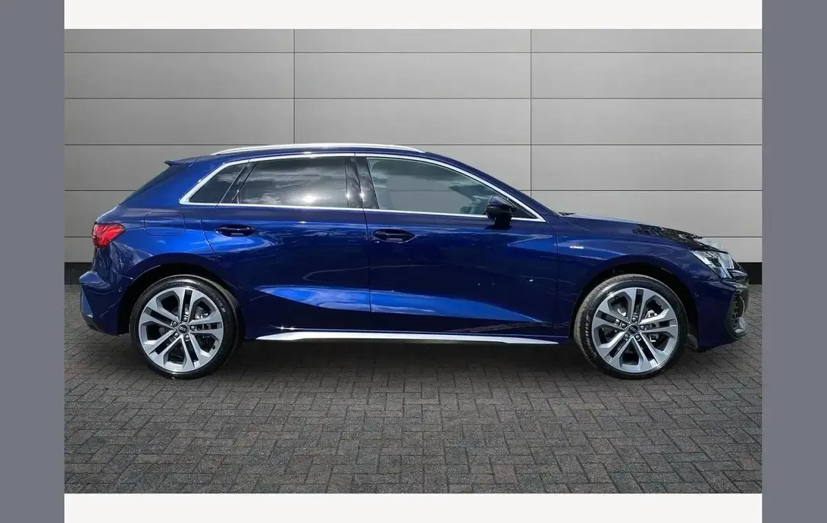 Used Audi A3 e-tron S-Line 204 HP (150 kW) 2026 Blue Hatchback