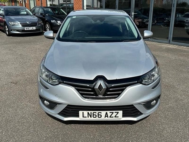 Used Renault Mégane IV Dynamique 110 HP (80 kW) 2016 Silver Hatchback