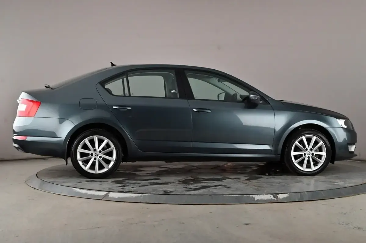 Used Skoda Octavia SE L 150 HP (110 kW) 2017 Grey Hatchback