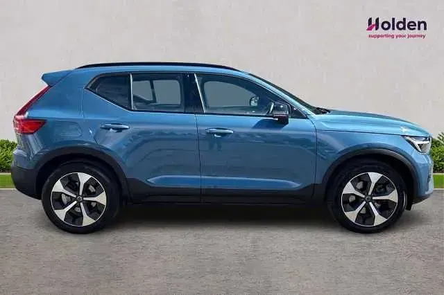 Used Volvo XC40 Plus 197 HP (144 kW) 2024 Blue SUV
