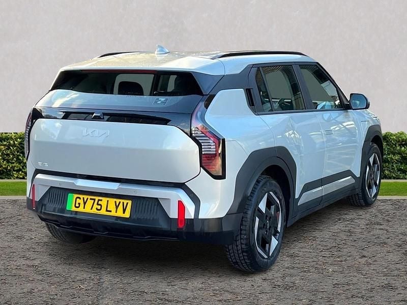Used Kia EV3 Air 147 kW (201 HP) 2025 Silver SUV