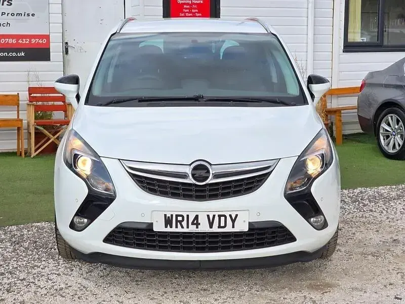 Used Vauxhall Zafira Tourer S 2014 White MPV