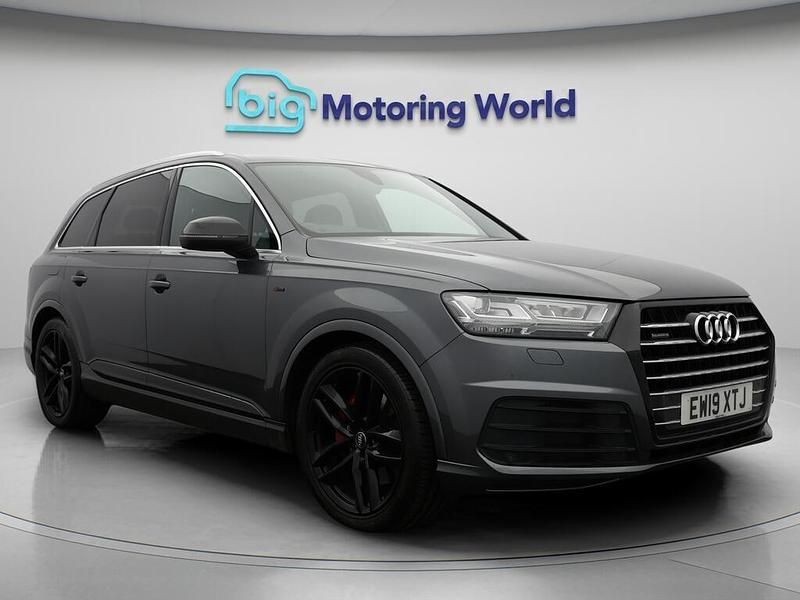 Grey Used 2019 Audi Q7 S-Line SUV | £26,700 (Good price) - Image 1/4