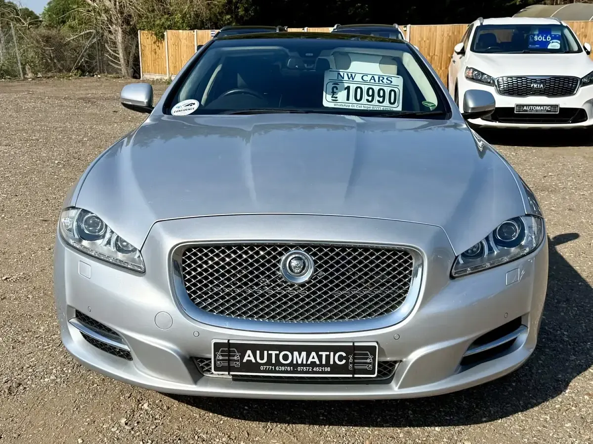 Used Jaguar XJ Portfolio 275 HP (202 kW) 2014 Silver Sedan