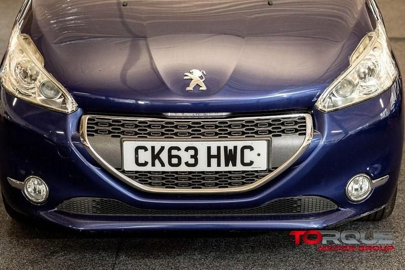 Used Peugeot 208 Allure 70 HP (51 kW) 2013 Blue Hatchback
