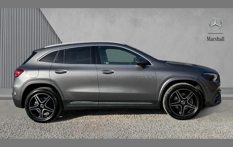 Usado Mercedes GLA250 Executive 214 HP (157 kW) 2025 Cinzento SUV