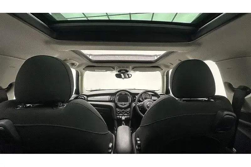 Usado Mini Cooper Hatch 2017 Gris Utilitario