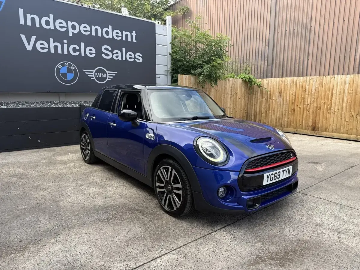 Used Mini Cooper S Exclusive 192 HP (141 kW) 2019 Blue Hatchback