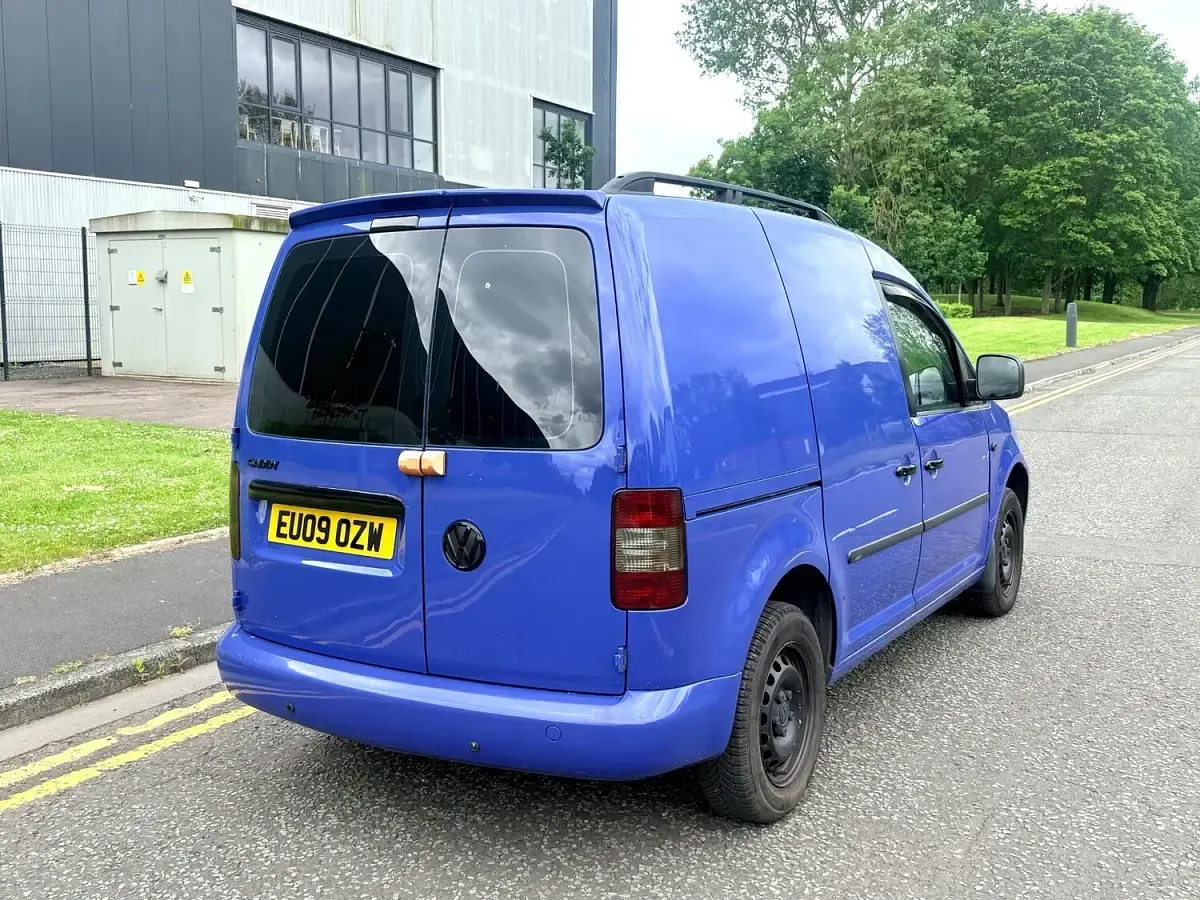 Used VW Caddy 69 HP (50 kW) 2009 Blue MPV