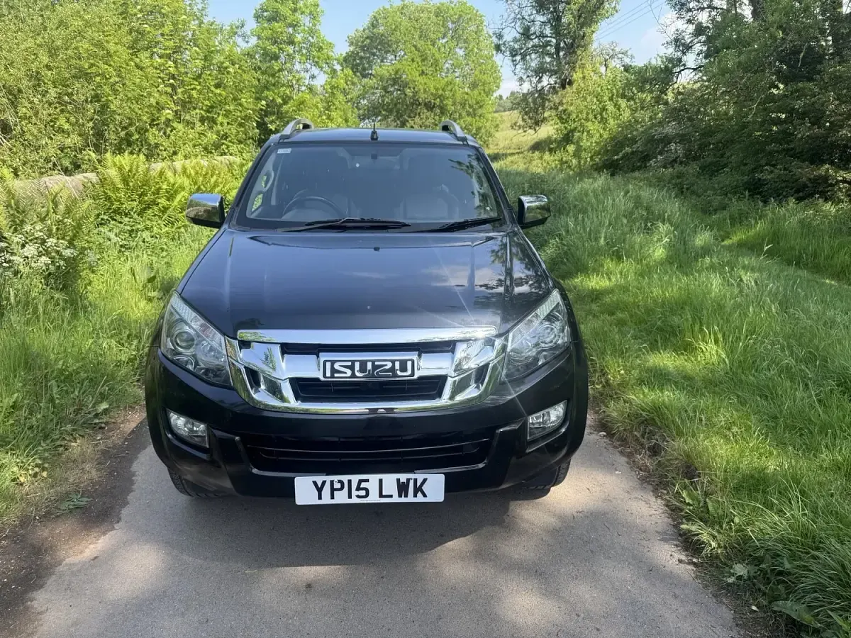 Used Isuzu D-Max 2015 Black Pickup