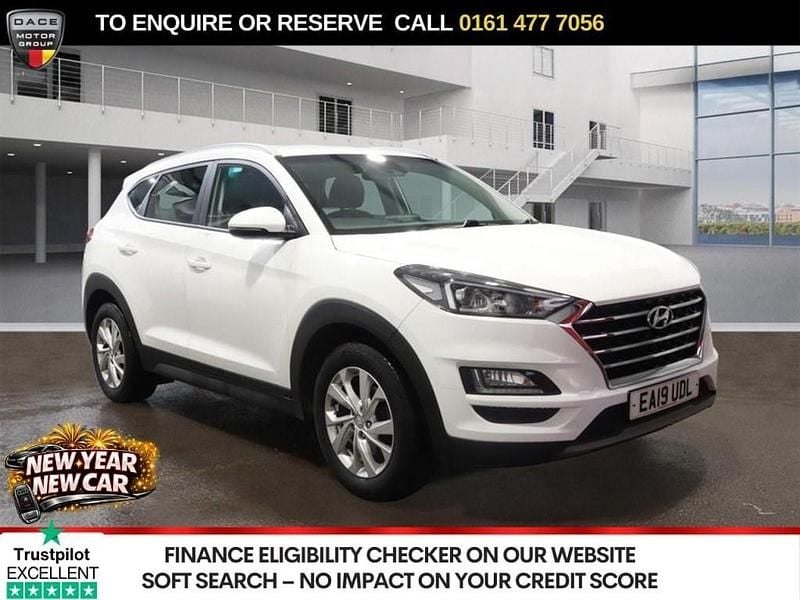 White Used 2019 Hyundai Tucson SE SUV | £12,770 (Good price) - Image 1/4