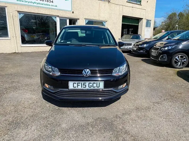 Used VW Polo Design 2015 Deep black pearl metallic Hatchback