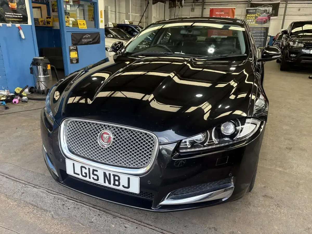 Used Jaguar XF Luxury 163 HP (119 kW) 2015 Black Sedan