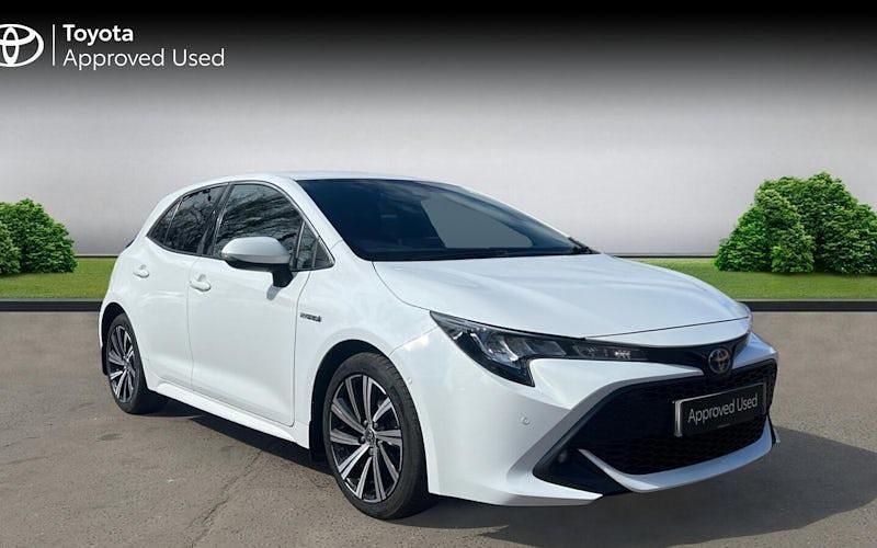 Begagnad Toyota Corolla Design 122 HK (89 kW) 2021 Halvkombi