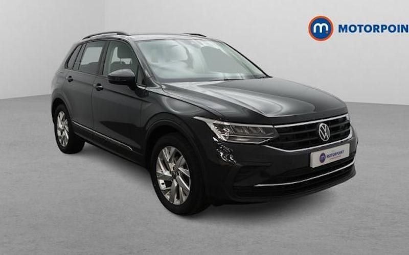 Usado VW Tiguan Life 150 HP (110 kW) 2022 Cinzento SUV
