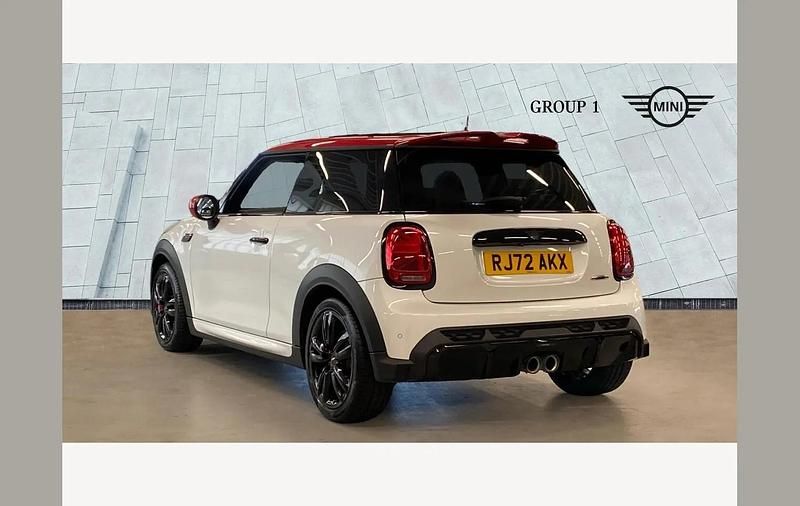 Used Mini John Cooper Works 231 HP (169 kW) 2022 White Hatchback