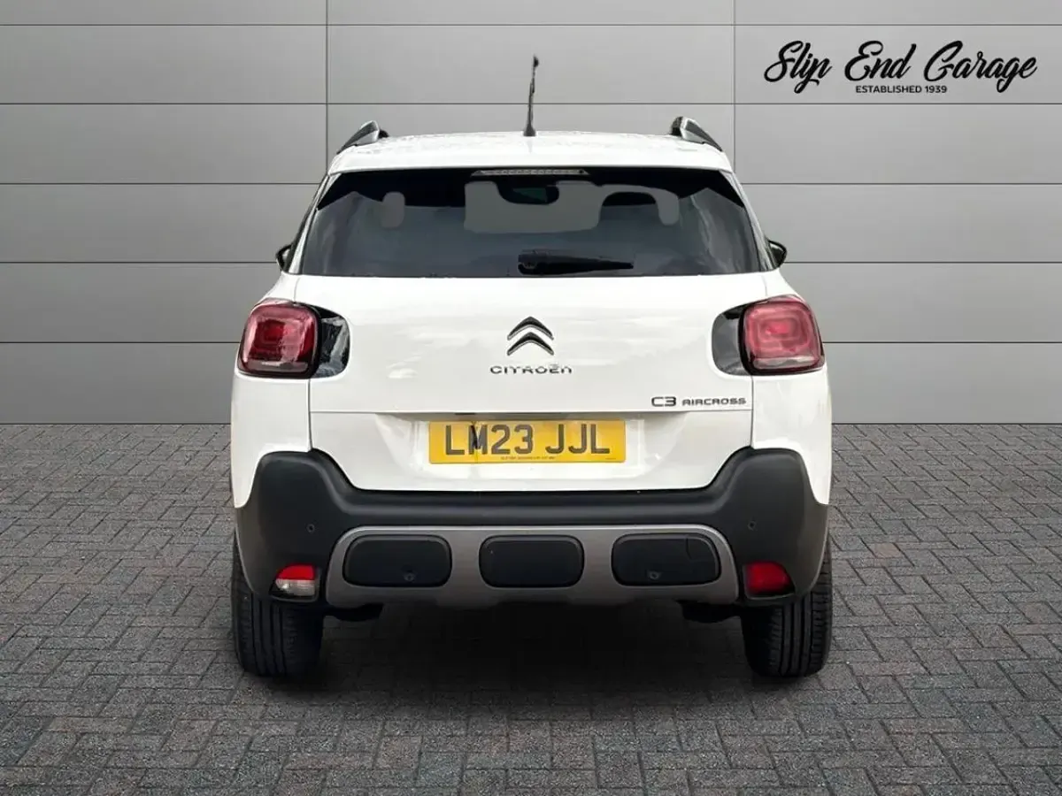 Used Citroën C3 Aircross PureTech 108 HP (79 kW) 2023 White SUV