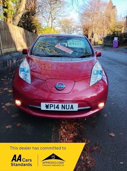 Red Used 2014 Nissan Leaf Tekna Hatchback | £4,995 - Image 1/4