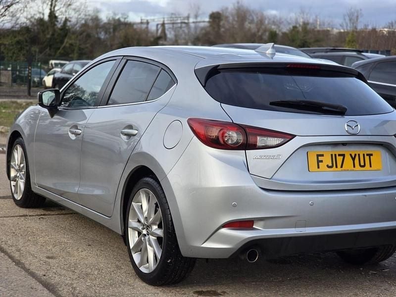 Used Mazda 3 Inclusive 121 HP (88 kW) 2017 Silver Hatchback