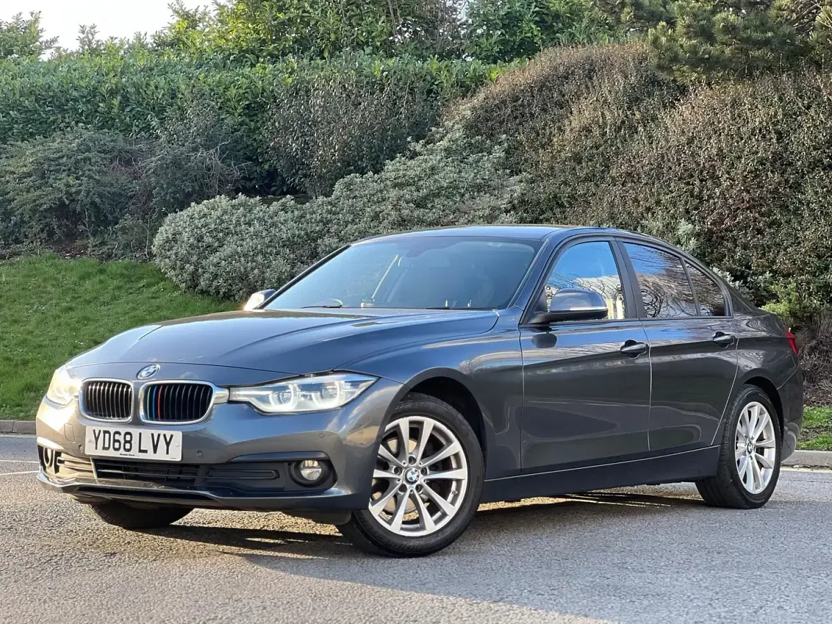 Used BMW 320 Comfort Edition 2018 Grey Sedan