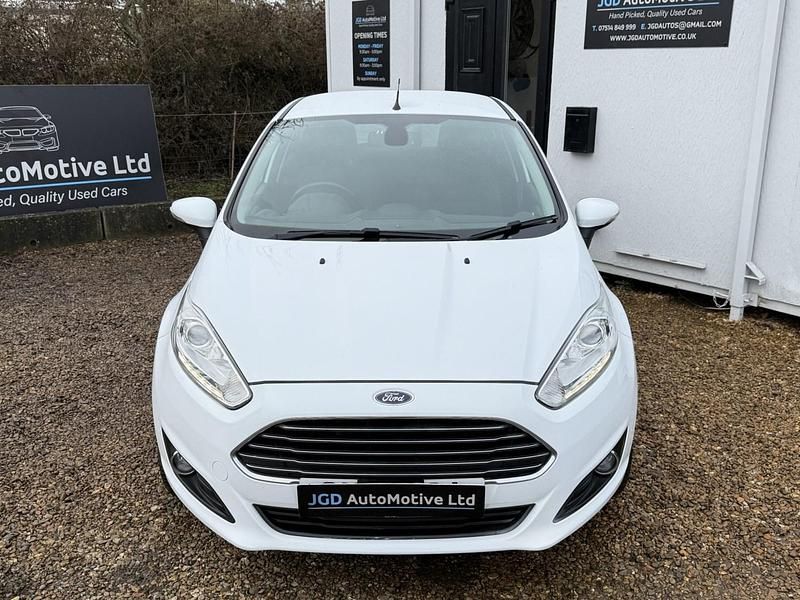 Used Ford Fiesta ST-Line 125 HP (91 kW) 2016 White Hatchback