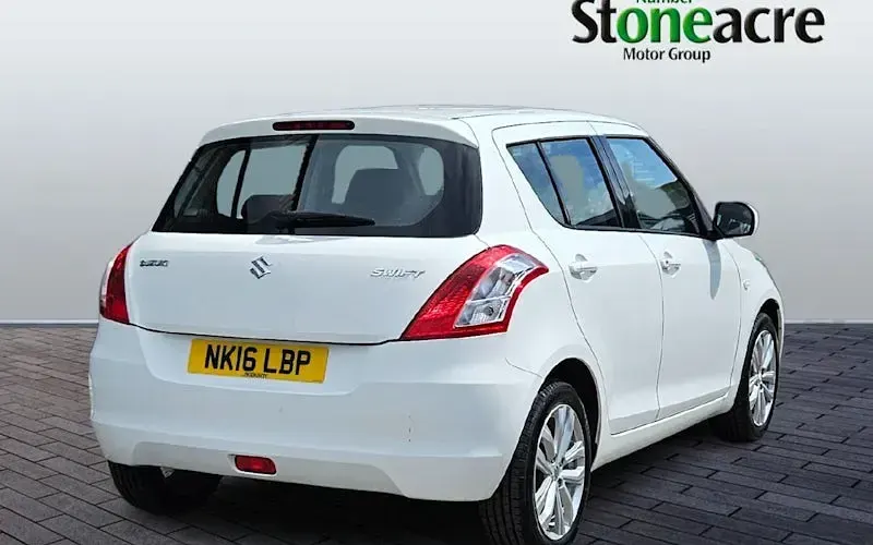 Used Suzuki Swift SZ3 94 HP (69 kW) 2016 White Hatchback